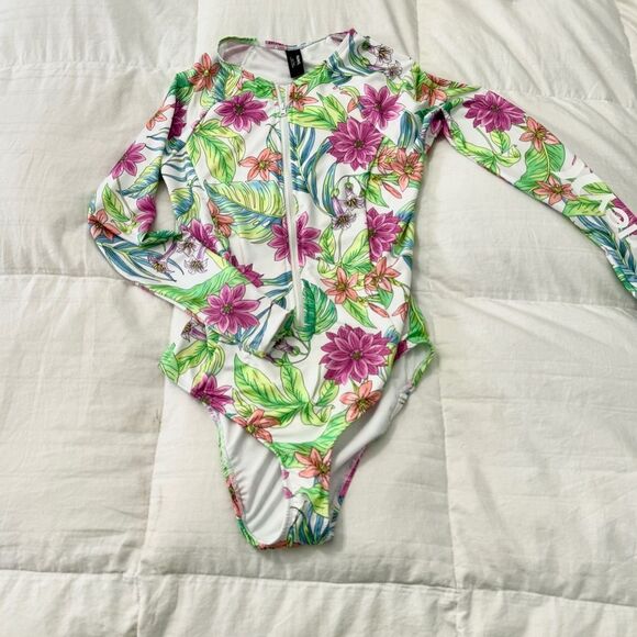 Hurley (NWT) Vibrant Pink, Green &Blue Floral Long Sleeve Swimsuit/ Rashguard-M - Picture 2 of 11